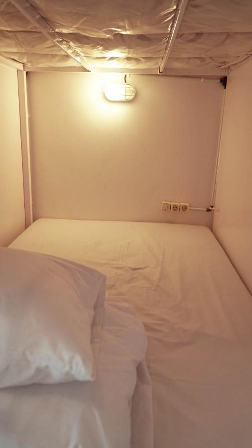 Indonesia Backpacker Hostels Kuta  Exterior photo