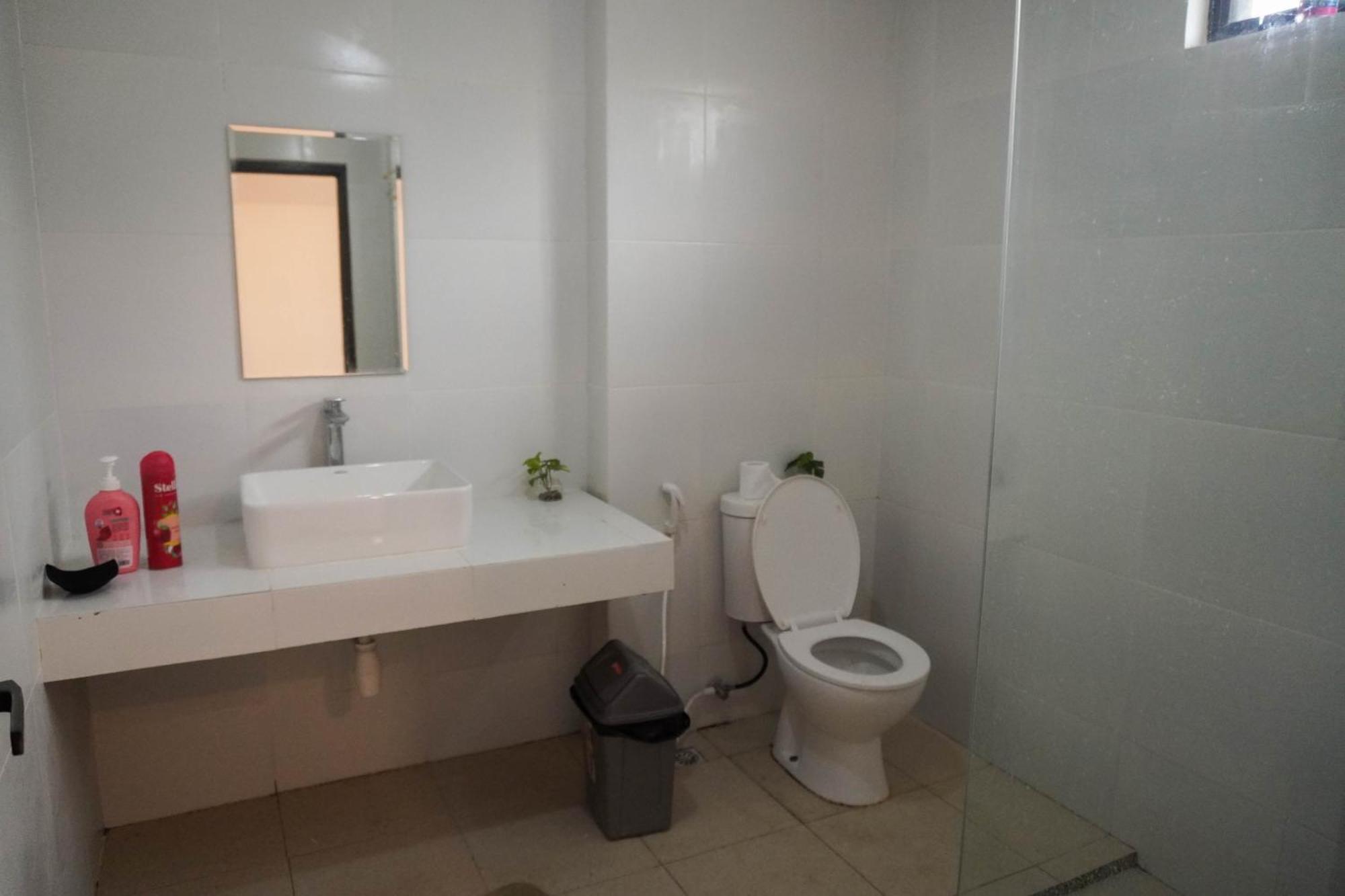 Indonesia Backpacker Hostels Kuta  Exterior photo