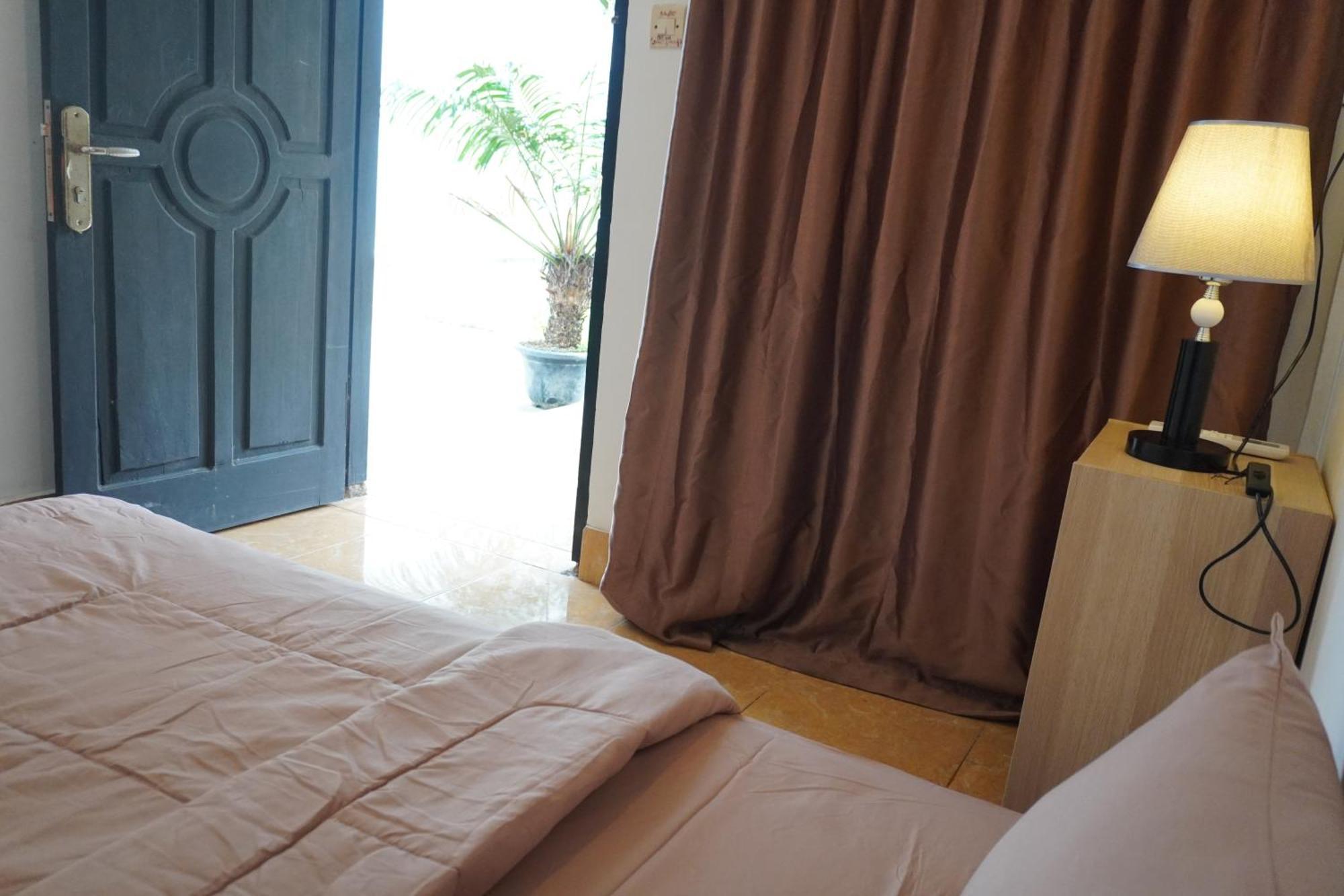 Indonesia Backpacker Hostels Kuta  Exterior photo