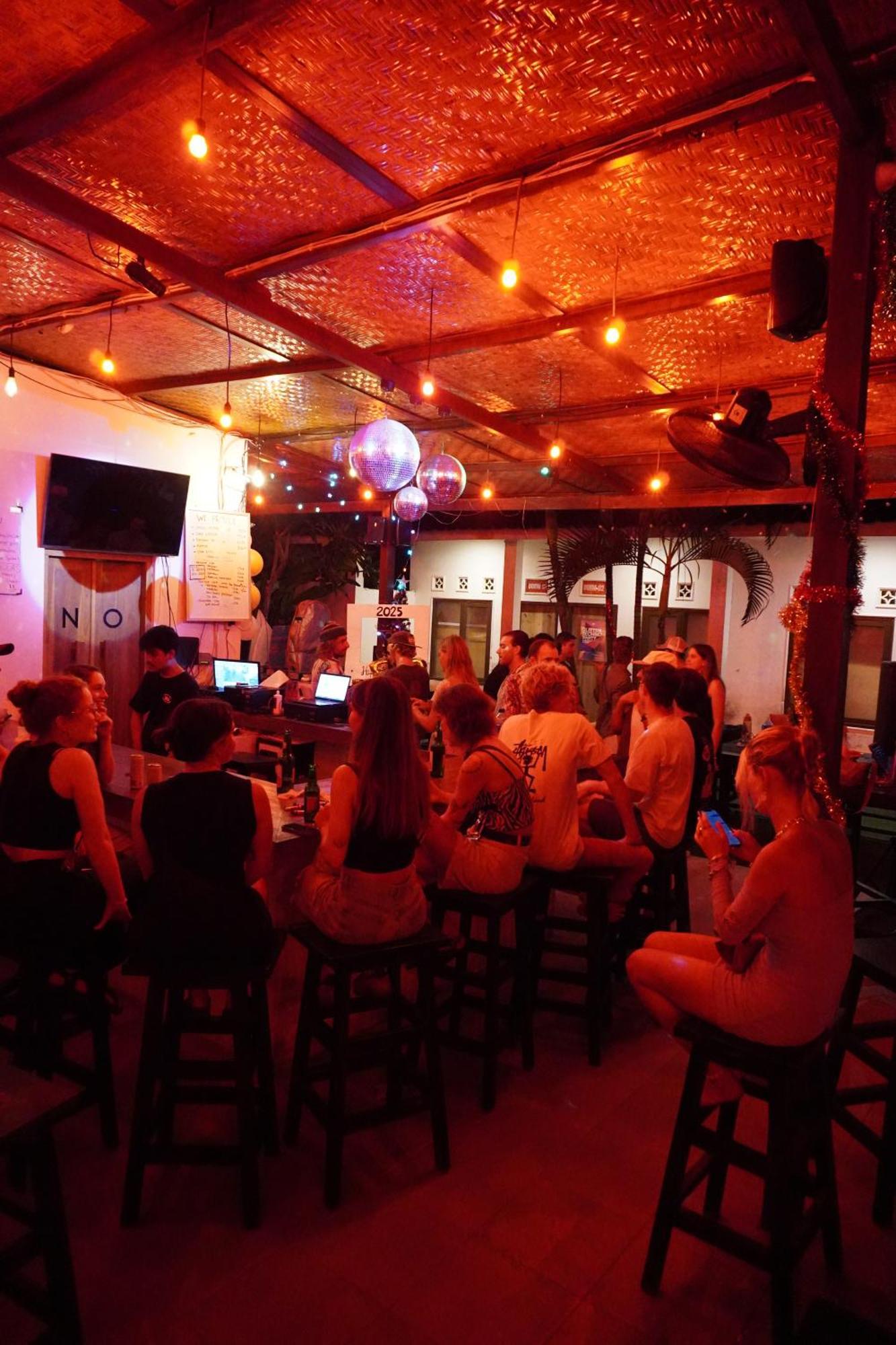 Indonesia Backpacker Hostels Kuta  Exterior photo